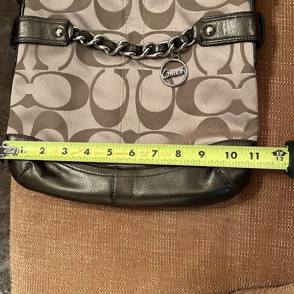 EUC Authentic Coach Signature Sateen Brown/Khaki Messenger bag - Picture 6 of 7